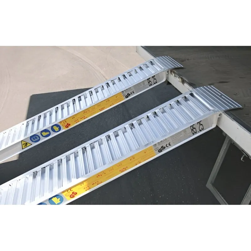 210.35 Rampas de carga en aluminio para rueda y oruga de goma | 3500 mm